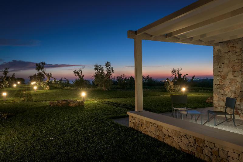 Tenuta Monticelli Bio Relais Алецио Екстериор снимка